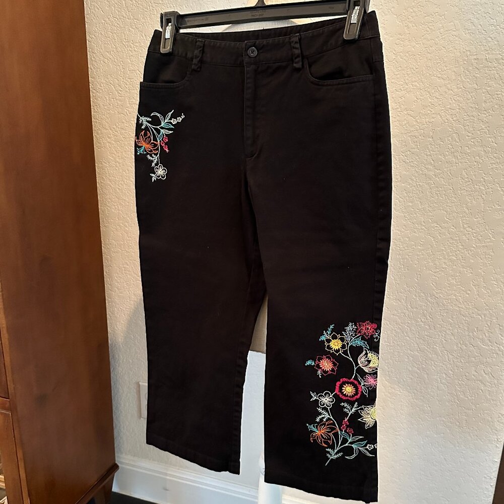 RAFAELLA Wide Leg Capris with Embroidery - Picture 5 of 9